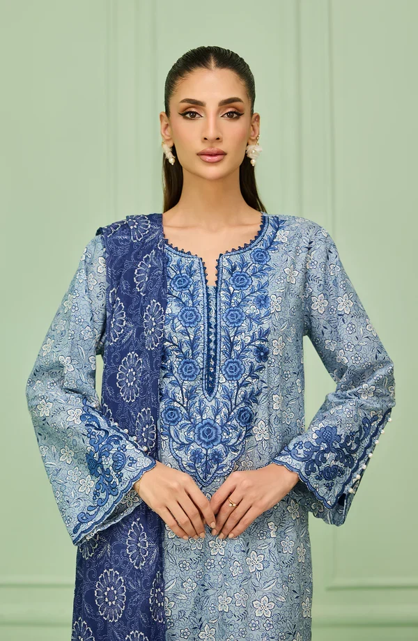 রয়্যাল ব্লু ফ্লোরাল এমব্রয়ডারি থ্রি-পিস